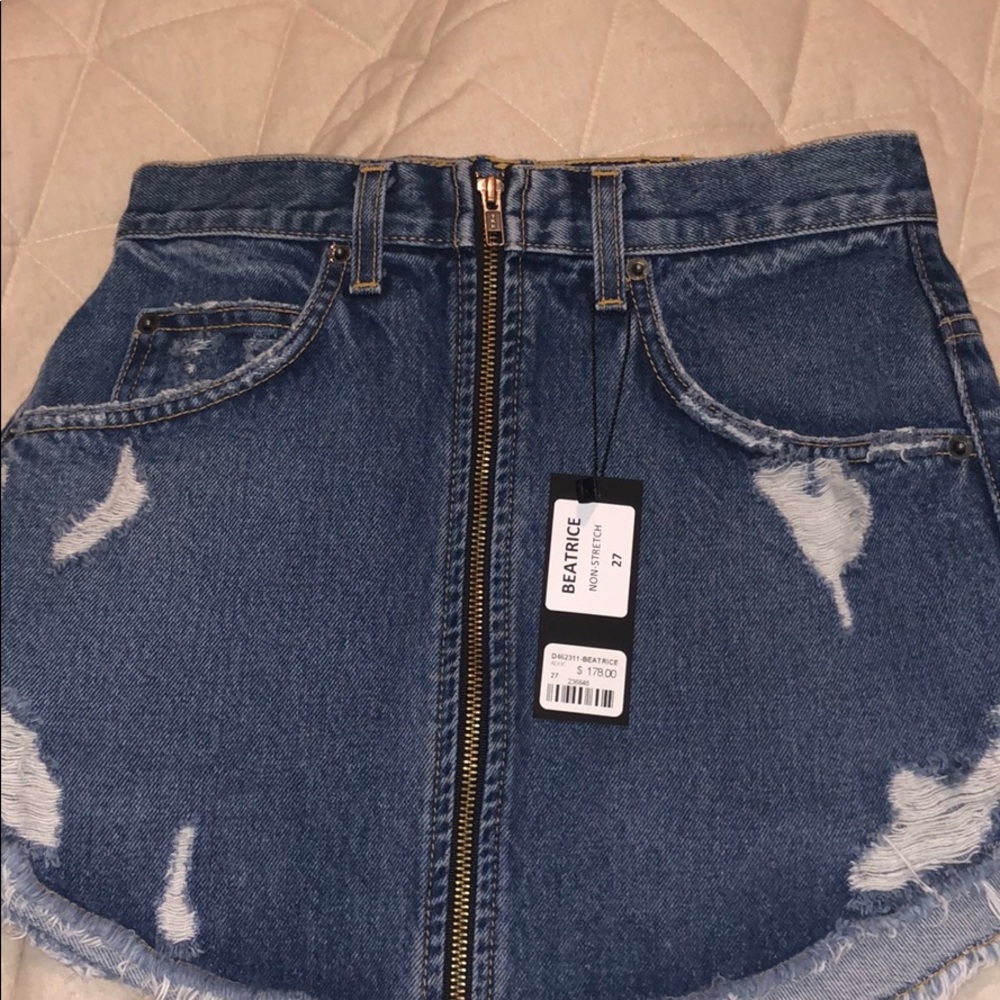 CARMAR cute denim skirt size 27